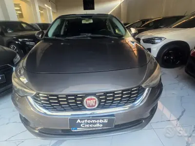 Usata Fiat Tipo Lounge 120 CV (88 kW) 2017 Grigio Berlina