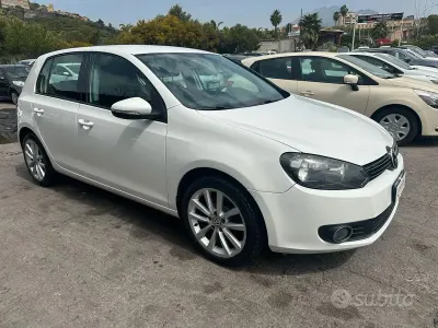 Begagnad VW Golf VI 105 HK (77 kW) 2010 Vit Halvkombi