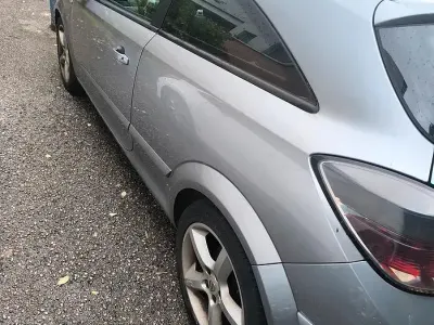 Usata Opel Astra GTC 120 CV (88 kW) 2006 Berlina