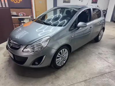 Usata Opel Corsa 86 CV (63 kW) 2011 Grigio Utilitaria