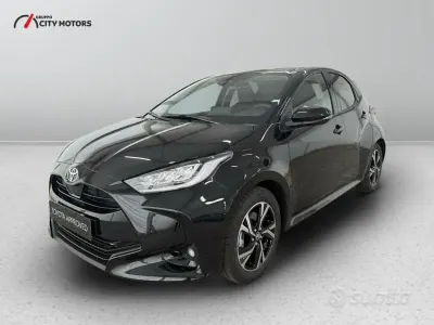 Nuova Toyota Yaris Hybrid Trend 116 CV (85 kW) 2026 Nero Berlina