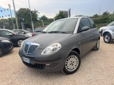 Usata Lancia Ypsilon 60 CV (44 kW) 2006 Grigio Utilitaria