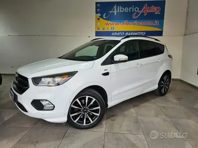 Usata Ford Kuga Business Edition 120 CV (88 kW) 2017 Bianco SUV