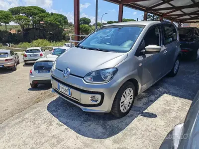 Usata VW up! CLUB 60 CV (44 kW) 2015 Marrone Utilitaria
