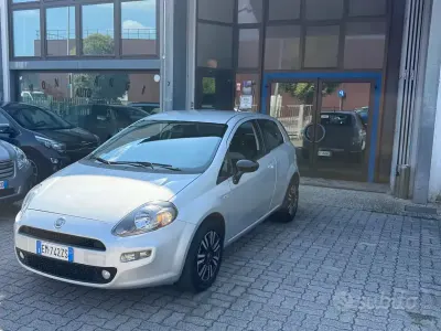 Usata Fiat Punto S 84 CV (61 kW) 2012 Grigio Utilitaria