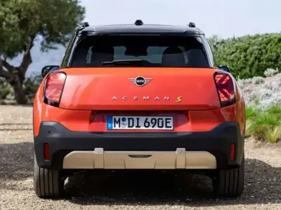 Nuova Mini Aceman Favoured 64 kW (88 CV) 2025 Argento SUV