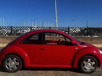Usata VW New Beetle 90 CV (66 kW) 2000 Rosso Utilitaria