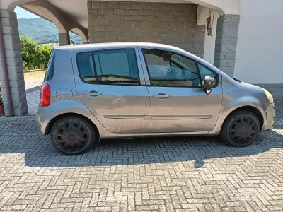 Usata Renault Modus 75 CV (55 kW) 2011 Grigio Monovolume