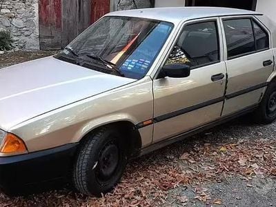 Begagnad Alfa Romeo 33 1991 Grå Sedan