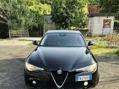 Usata Alfa Romeo Giulia 150 CV (110 kW) 2018 Nero Berlina