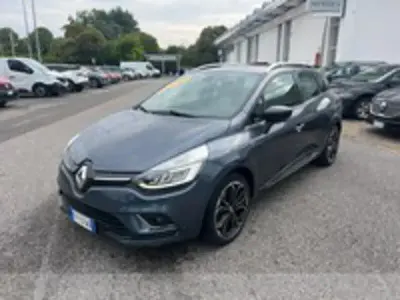 Usado Renault Clio IV 75 CV (55 kW) 2018 Gris Familiar