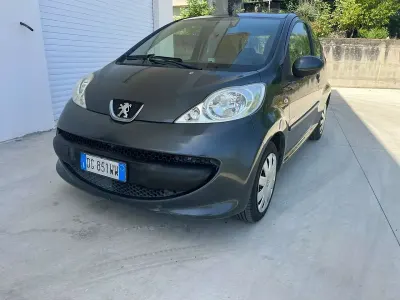 Usata Peugeot 107 68 CV (50 kW) 2007 Other Utilitaria
