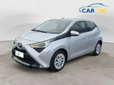 Usata Toyota Aygo X-cite 72 CV (52 kW) 2019 Argento Utilitaria