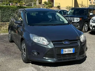 Begagnad Ford Focus 95 HK (69 kW) 2014 Grå Sedan