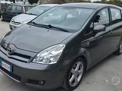Usata Toyota Corolla Verso 140 CV (102 kW) 2008 Grigio Monovolume