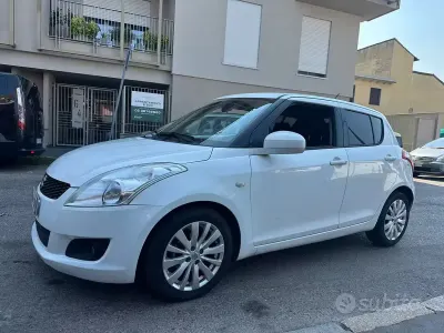 Usata Suzuki Swift GL 94 CV (69 kW) 2012 Bianco Utilitaria