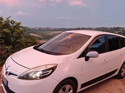 Usata Renault Scénic 110 CV (80 kW) 2014 Bianco Monovolume