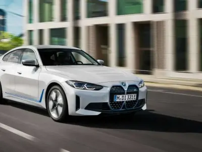Nuova BMW i4 M Sport 144 kW (197 CV) 2025 Argento Berlina