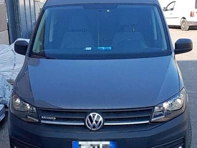 Usata VW Caddy 110 CV (80 kW) 2021 Grigio Monovolume