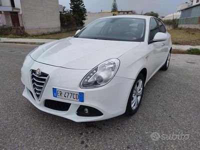 Usata Alfa Romeo Giulietta Distinctive 105 CV (77 kW) 2013 Beige Utilitaria