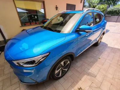 Usata MG ZS Luxury 72 kW (99 CV) 2022 Bluazzurro SUV