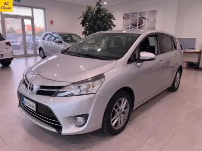 Gebraucht Toyota Verso 110 PS (80 kW) 2015 Grau Van / Kleinbus