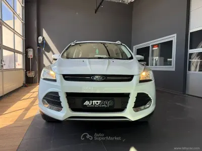 Usado Ford Kuga Titanium 140 CV (102 kW) 2014 Blanco SUV