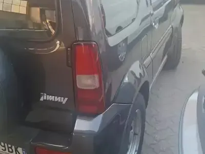 Usata Suzuki Jimny 85 CV (62 kW) 2012 Marrone SUV