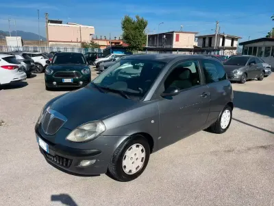 Usata Lancia Ypsilon 69 CV (50 kW) 2005 Grigio Utilitaria