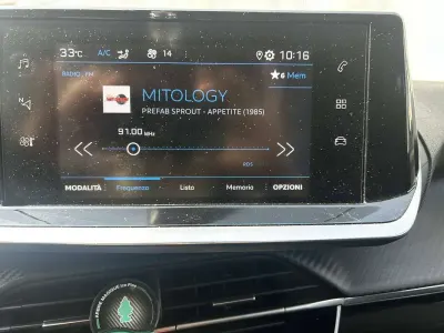 Usata Peugeot 208 Active 101 CV (74 kW) 2023 Blu/azzurro Utilitaria