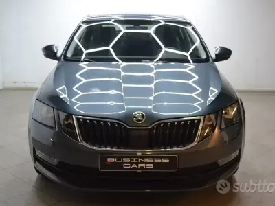 Usata Skoda Octavia Executive 116 CV (85 kW) 2019 Grigio scuro Berlina