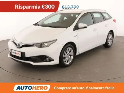 Usata Toyota Auris Hybrid Active 99 CV (72 kW) 2016 Bianco Station wagon