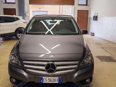 Käytetty Mercedes B200 Executive 136 HP (100 kW) 2014 Tila-auto