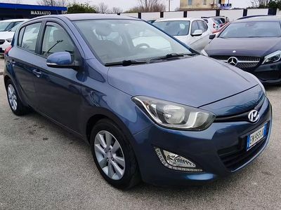 Usata Hyundai i20 85 CV (62 kW) 2012 Blu Utilitaria