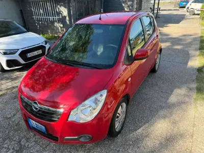 Usata Opel Agila Enjoy 94 CV (69 kW) 2013 Rosso Utilitaria