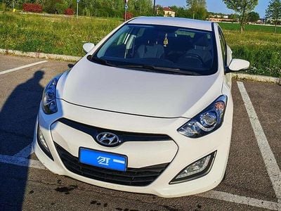 Usata Hyundai i30 Comfort 110 CV (80 kW) 2012 Bianco Berlina