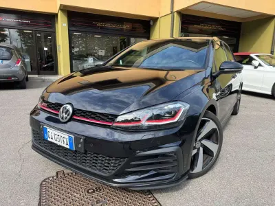 Second-hand VW Golf VII GTI 245 CP (180 kW) 2019 Negru Berlinǎ