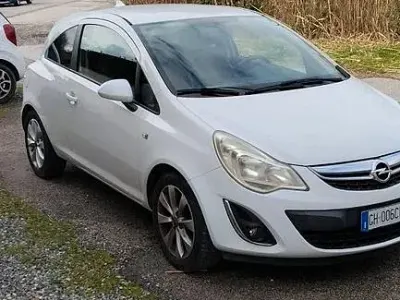 Usata Opel Corsa 75 CV (55 kW) 2012 Bianco Utilitaria