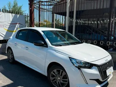 Usata Peugeot 208 Allure 102 CV (75 kW) 2022 Bianco Utilitaria