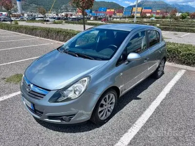 Usata Opel Corsa Cosmo 95 CV (69 kW) 2010 Grigio Utilitaria