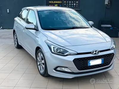 Usata Hyundai i20 Comfort 90 CV (66 kW) 2018 Grigio Berlina