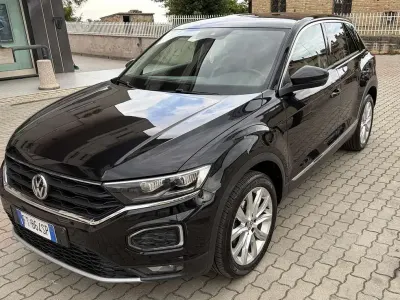 Usata VW T-Roc Advance 116 CV (85 kW) 2019 Nero SUV