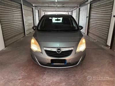 Usata Opel Meriva 95 CV (69 kW) 2012 Grigio Monovolume
