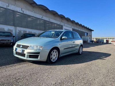 Usata Fiat 133 133 CV (97 kW) 2003 Blu/azzurro Berlina