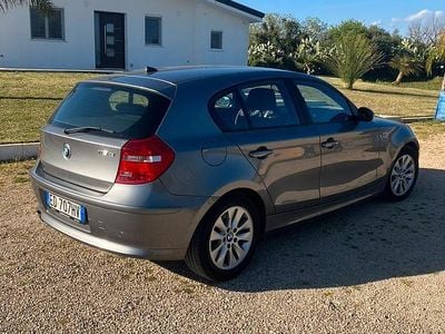 Begagnad BMW 118 2010 Halvkombi