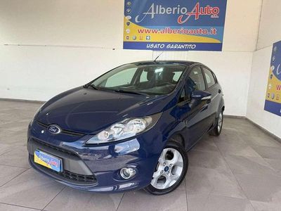Usata Ford Fiesta Titanium 70 CV (51 kW) 2012 Blu Berlina