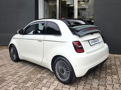 Usata Fiat 500e Icon 86 kW (118 CV) 2021 Bianco Cabrio