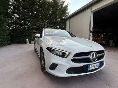 Usata Mercedes A180 Business 116 CV (85 kW) 2019 Bianco Berlina