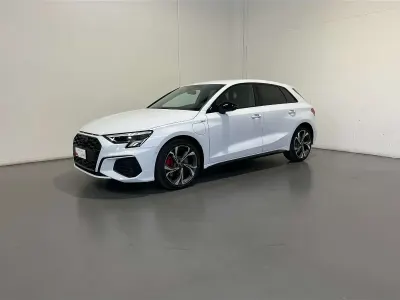 Usata Audi A3 Sportback S-Line 150 CV (110 kW) 2024 Bianco ghiaccio metallizzato Utilitaria