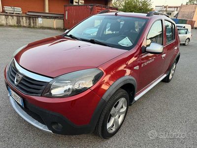 Occasion Dacia Sandero Stepway 90 ch (66 kW) 2012 Rouge Berline